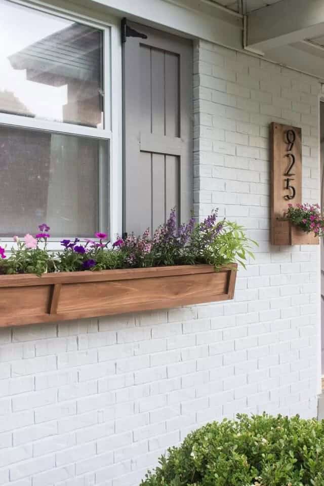 Simple and Modern Wooden Flower Box