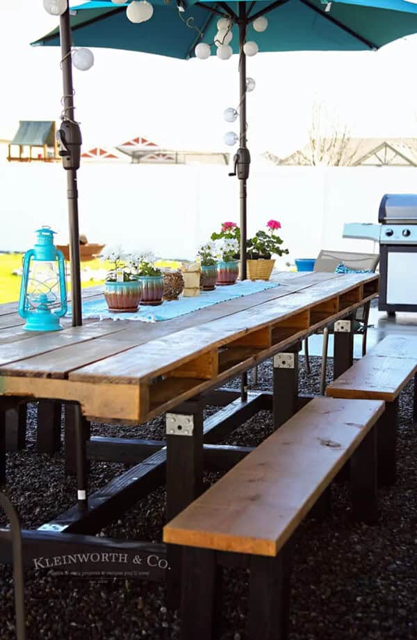 Creative DIY Pallet Wood Table