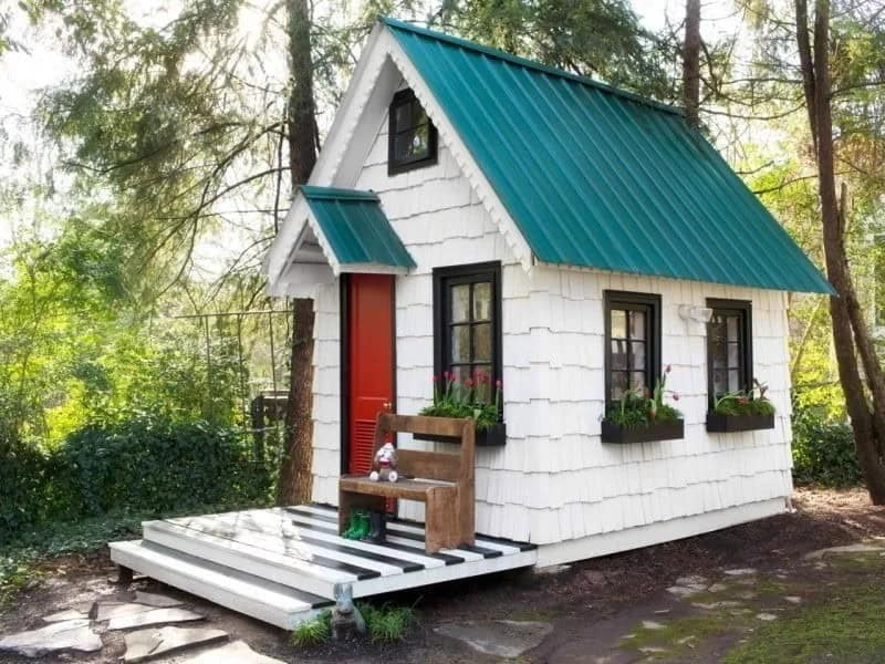 Cute Cottage Under the Pines