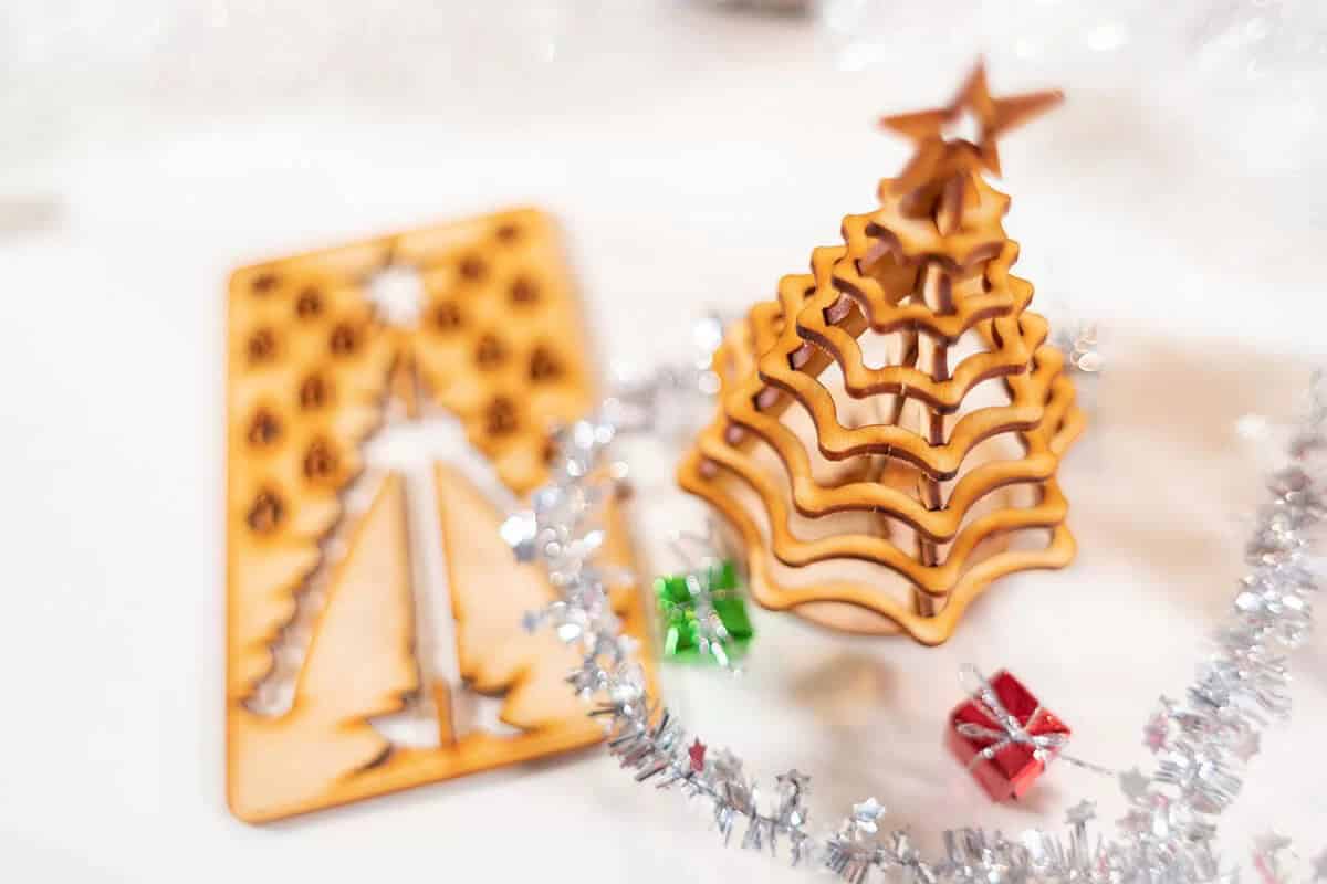 Wooden 3D Punch-out Christmas Tree Puzzle