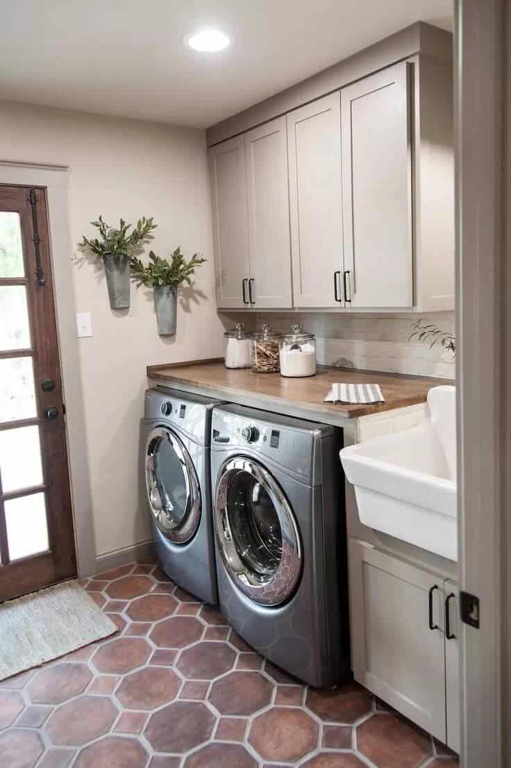 A Laundry Room You’ll Linger In