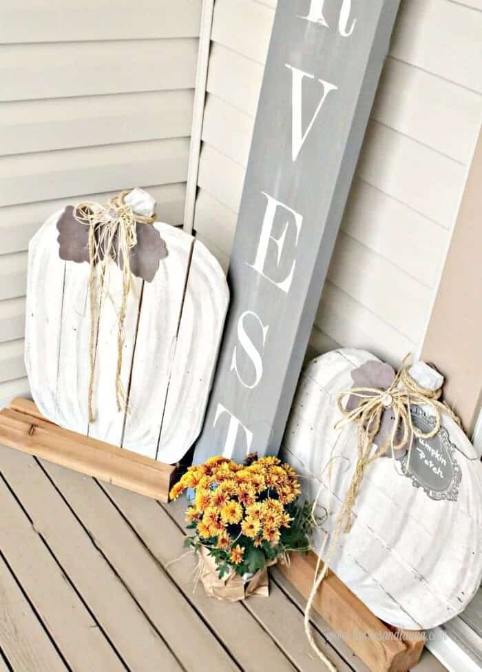 Neutral Painted Wooden Pallet Pumpkin Porch Decorations