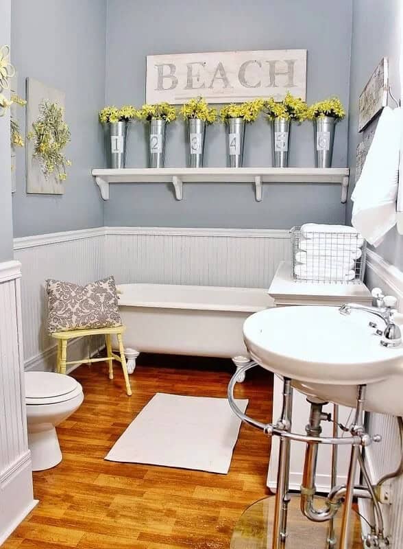 Space-Saving Small Bathroom Ideas with Retro Sink and Clawfoot Tub