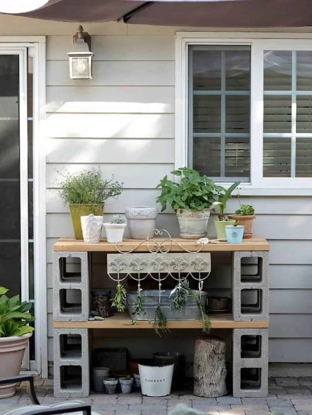 Cinder Block Potting Table That’s Simple and Practical