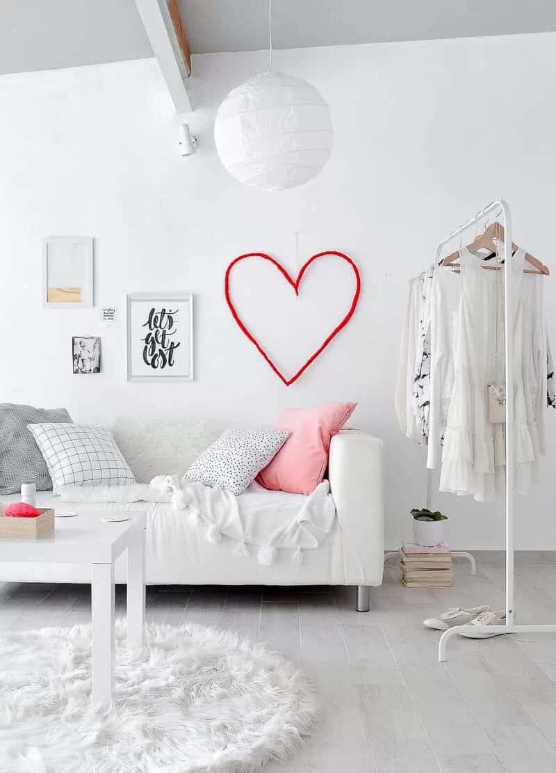 Minimalist Hanging Heart Outline in Lipstick Red