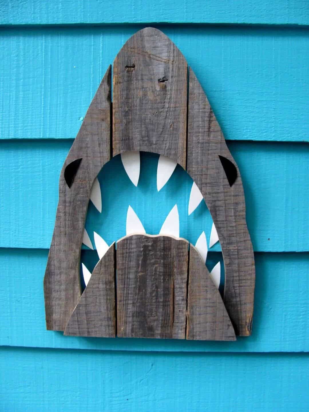 Wooden Pallet Shark’s Head Cutout