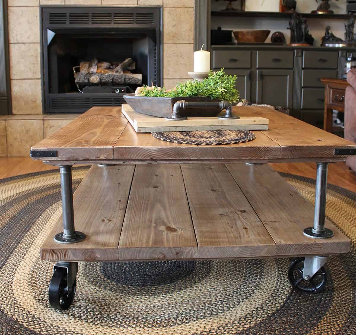 Mobile Vintage, Rustic and Beautiful Table