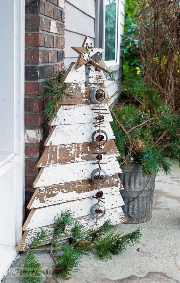 Whitewashed Wood Plank Christmas Tree