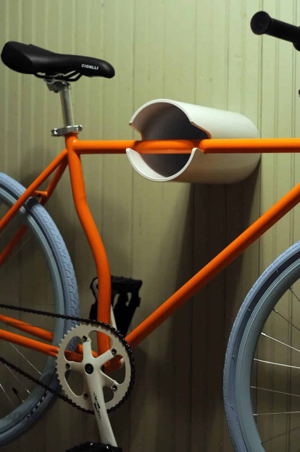 Simple Sideways Wall-Hanging Bicycle Mount