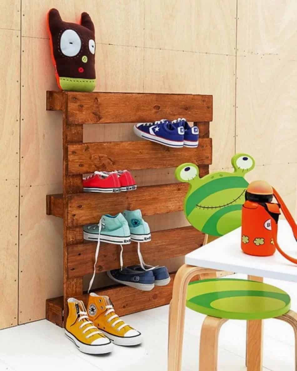 Child Shoe Ladder