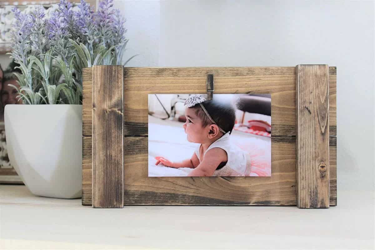 Simple Single Clothespin Wooden Clip-On Frame