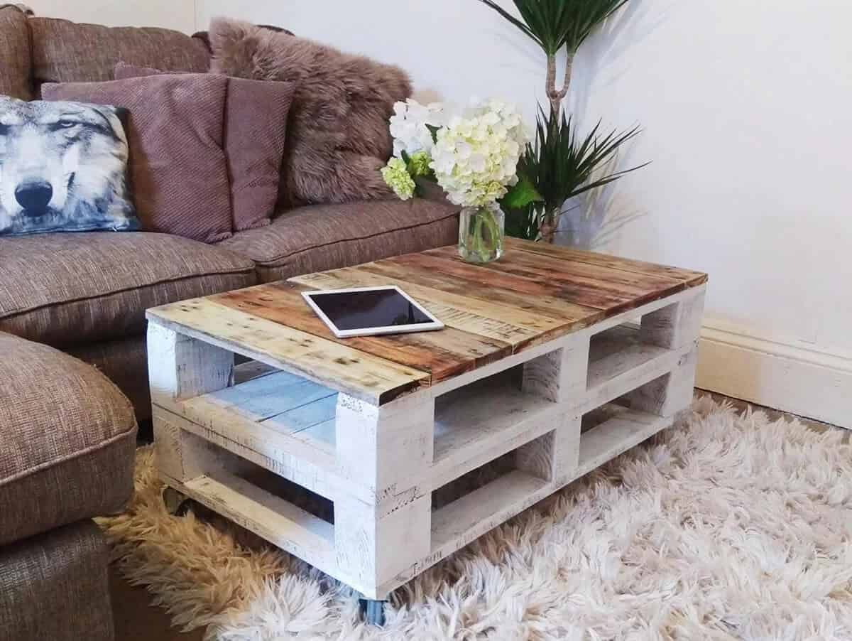 Pallet Wood in A Farmhouse Style