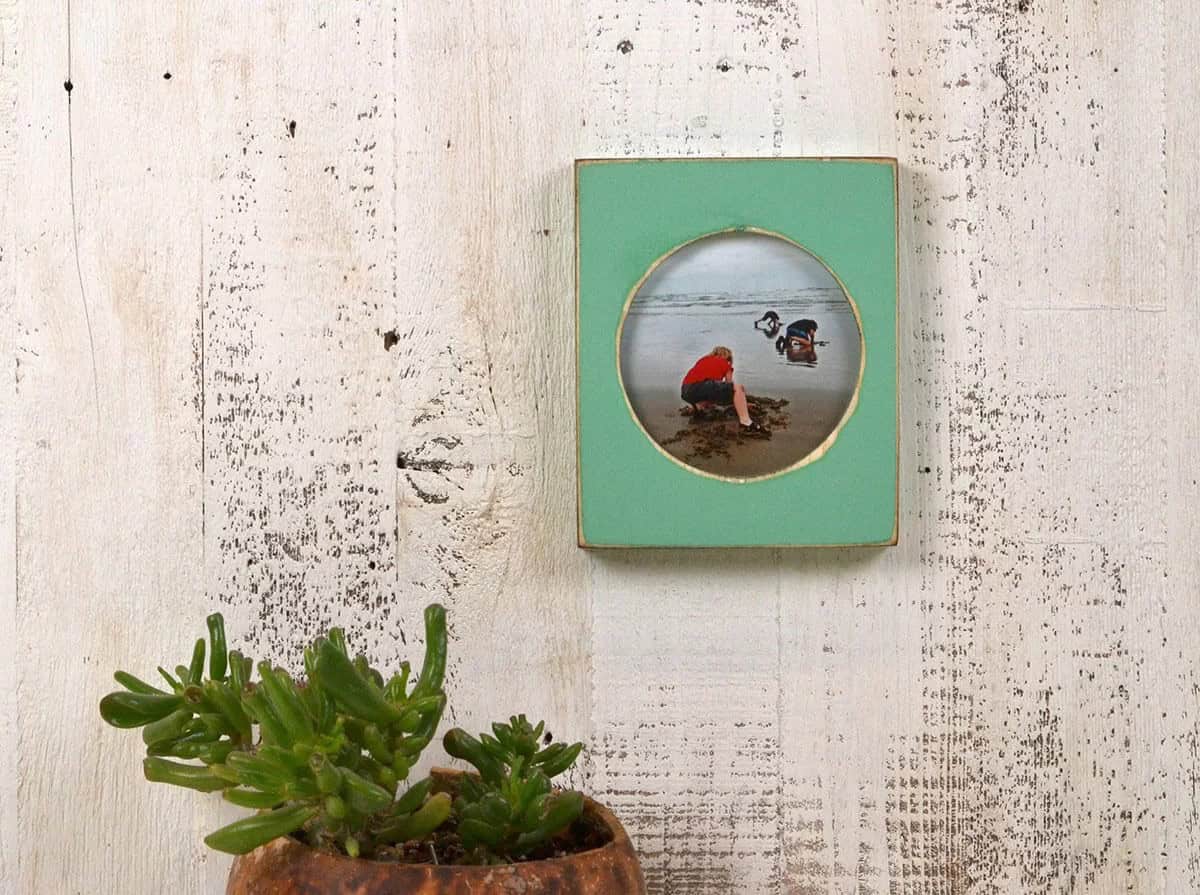 Cool Vintage Round Weathered Frame