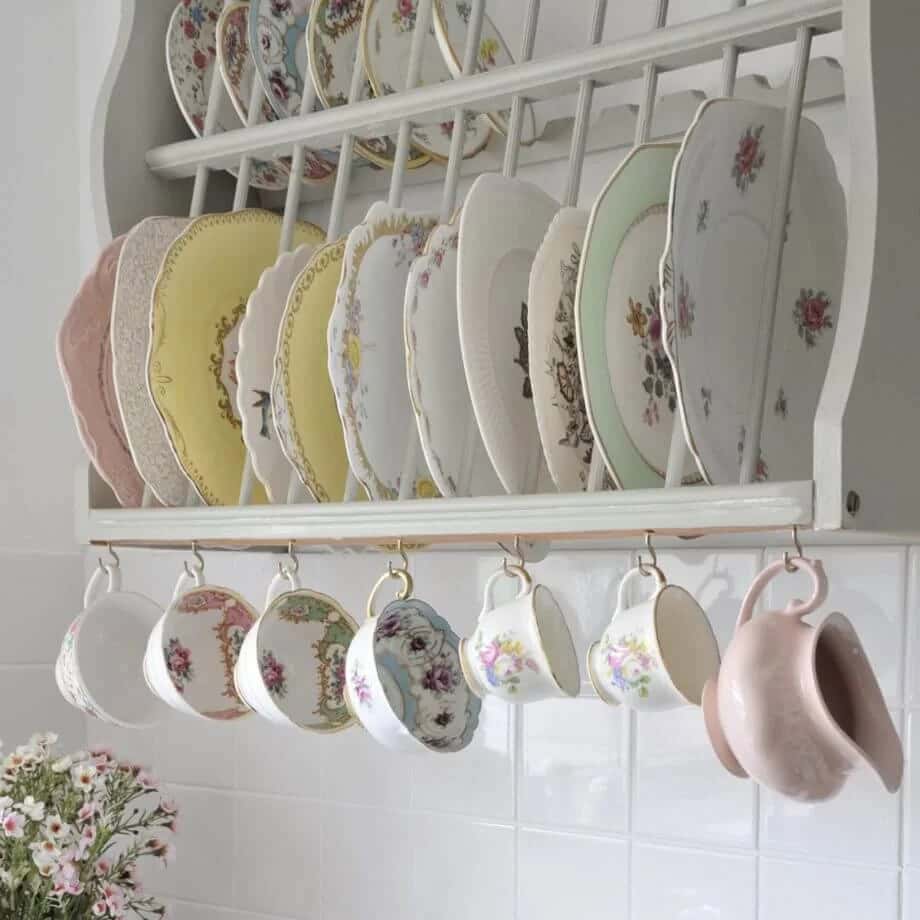 Vintage Kitchen Design Ideas for Teacup Collections