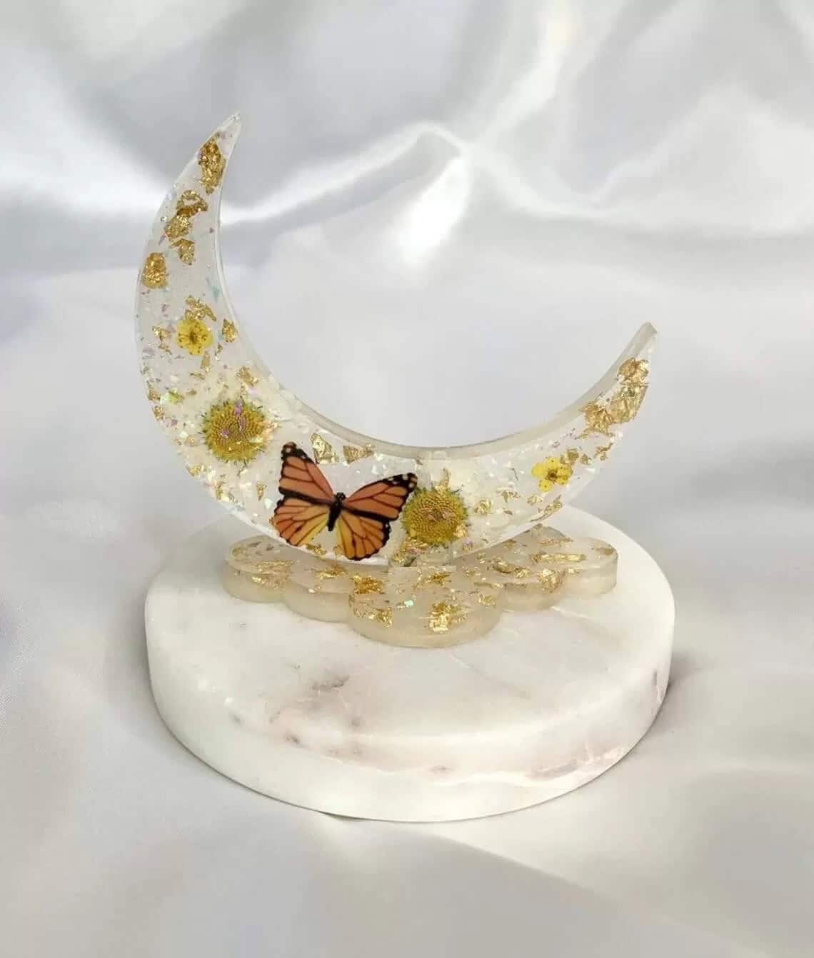 Crescent Moon with Daisies Ring Stand