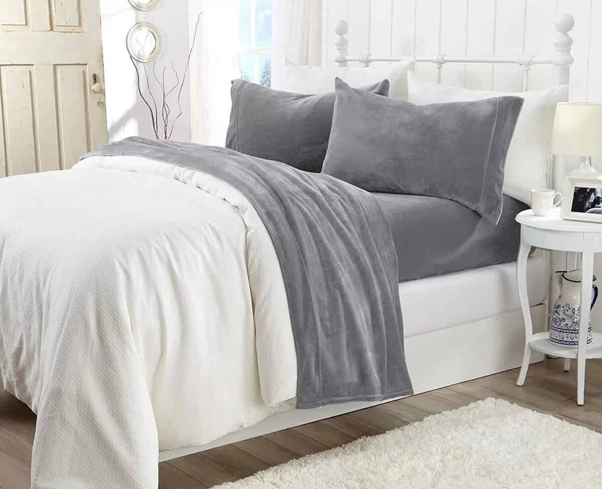 Extra Soft Cozy Velvet Plush Sheet Set