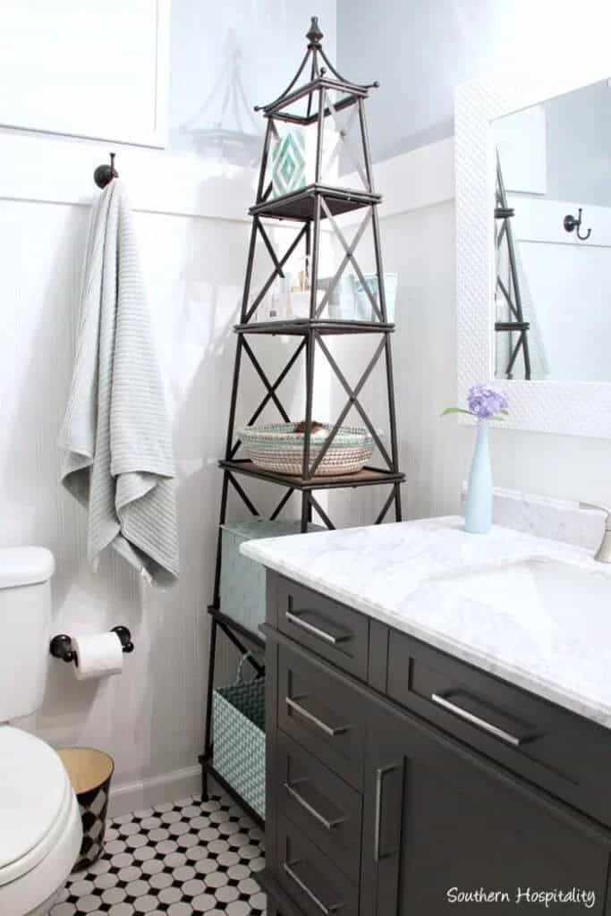 Small Black and White Bathroom