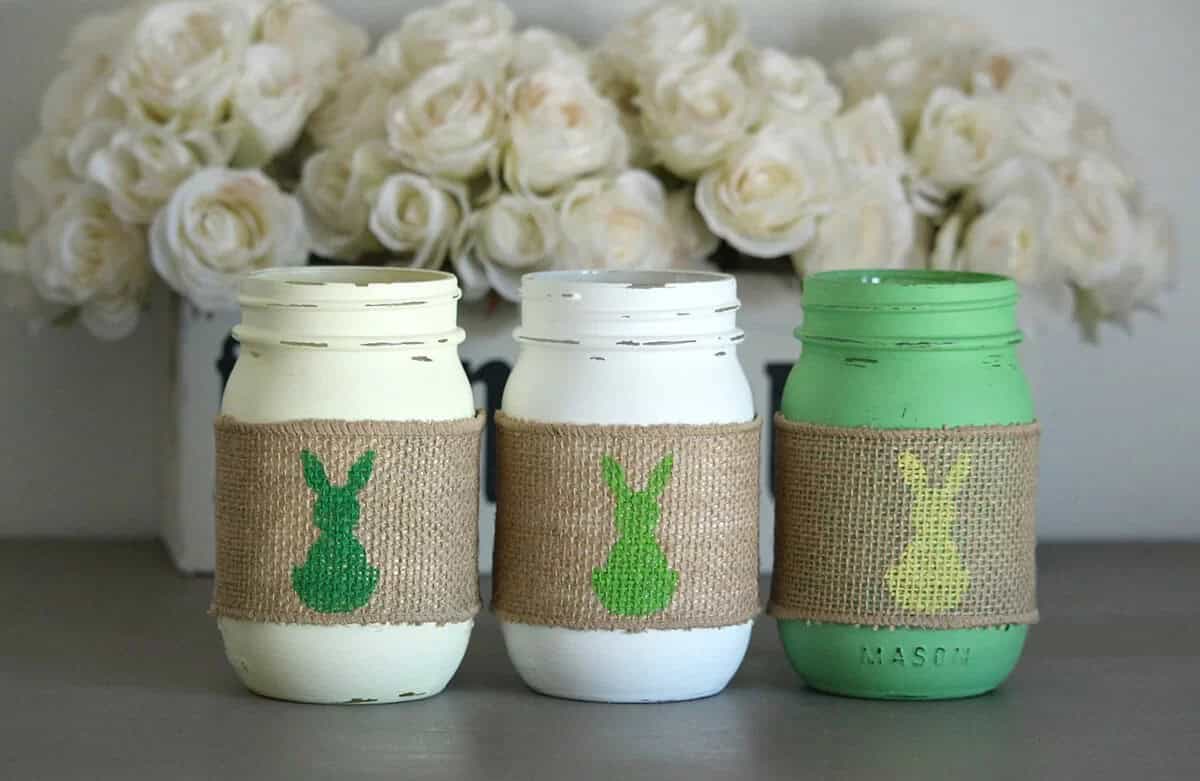 Distressed Pint-size Easter Mason Jar