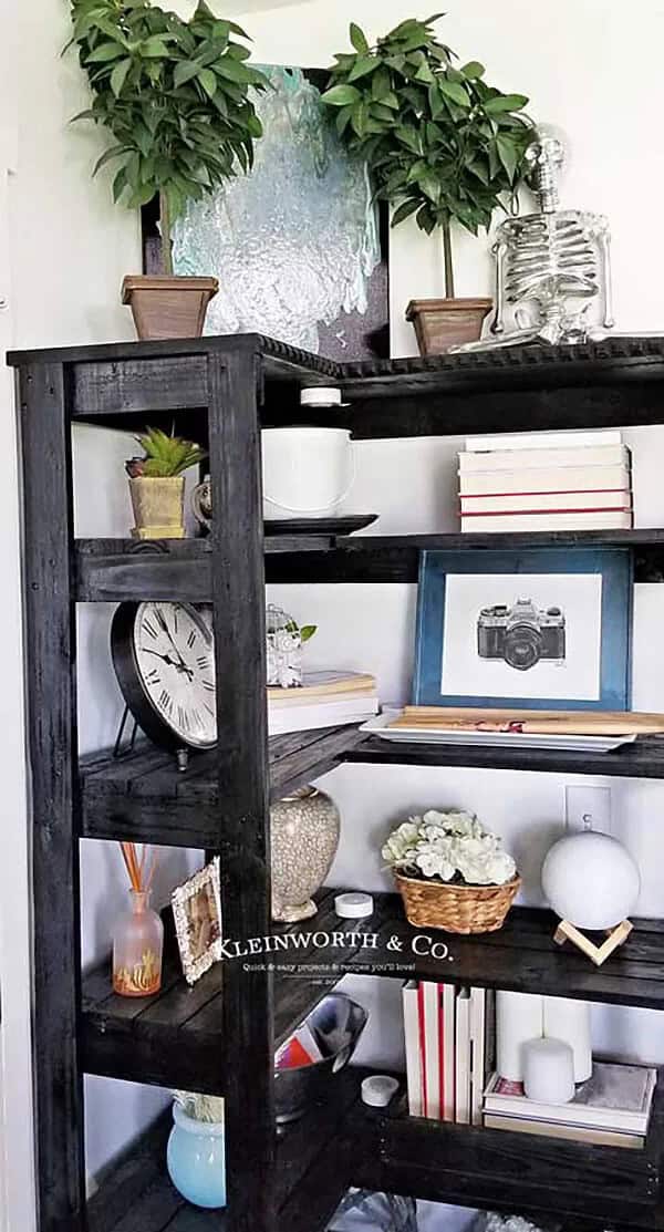 Stylish Pallet Corner Storage Bookshelf