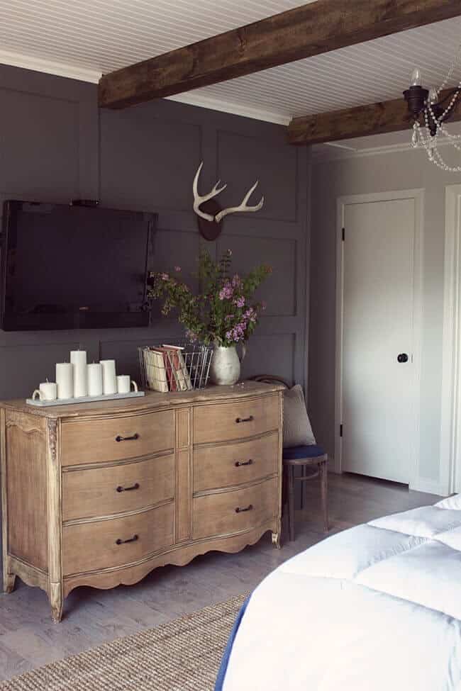 Gorgeous Vintage Wooden Dresser Storage