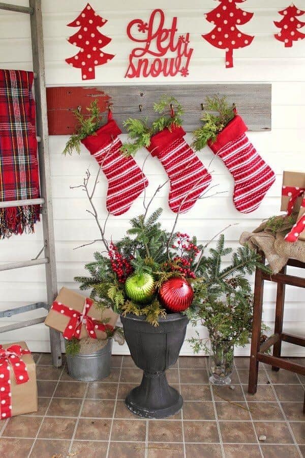 Christmas Urns and Hanging Stockings Décor