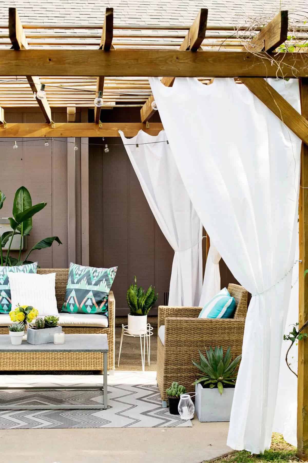 Malibu Shelter Curtained Pergola