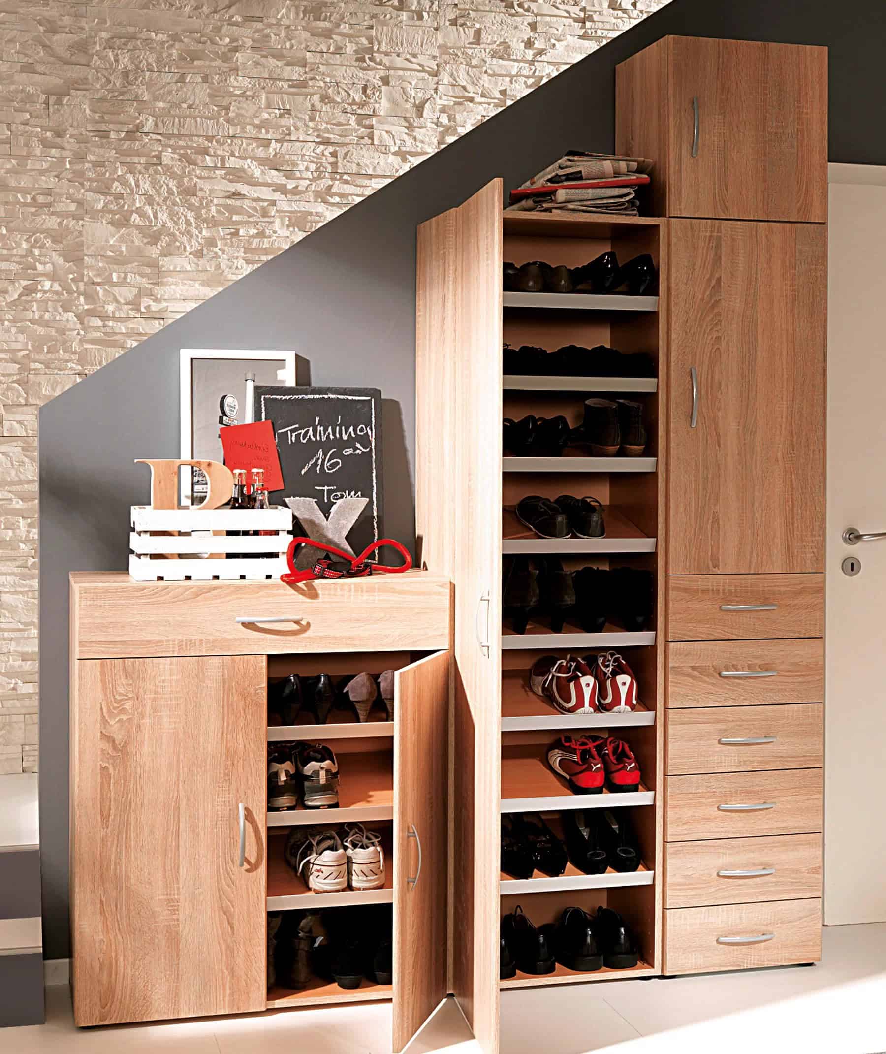 Formal Shoe Wood Finished Cabinets