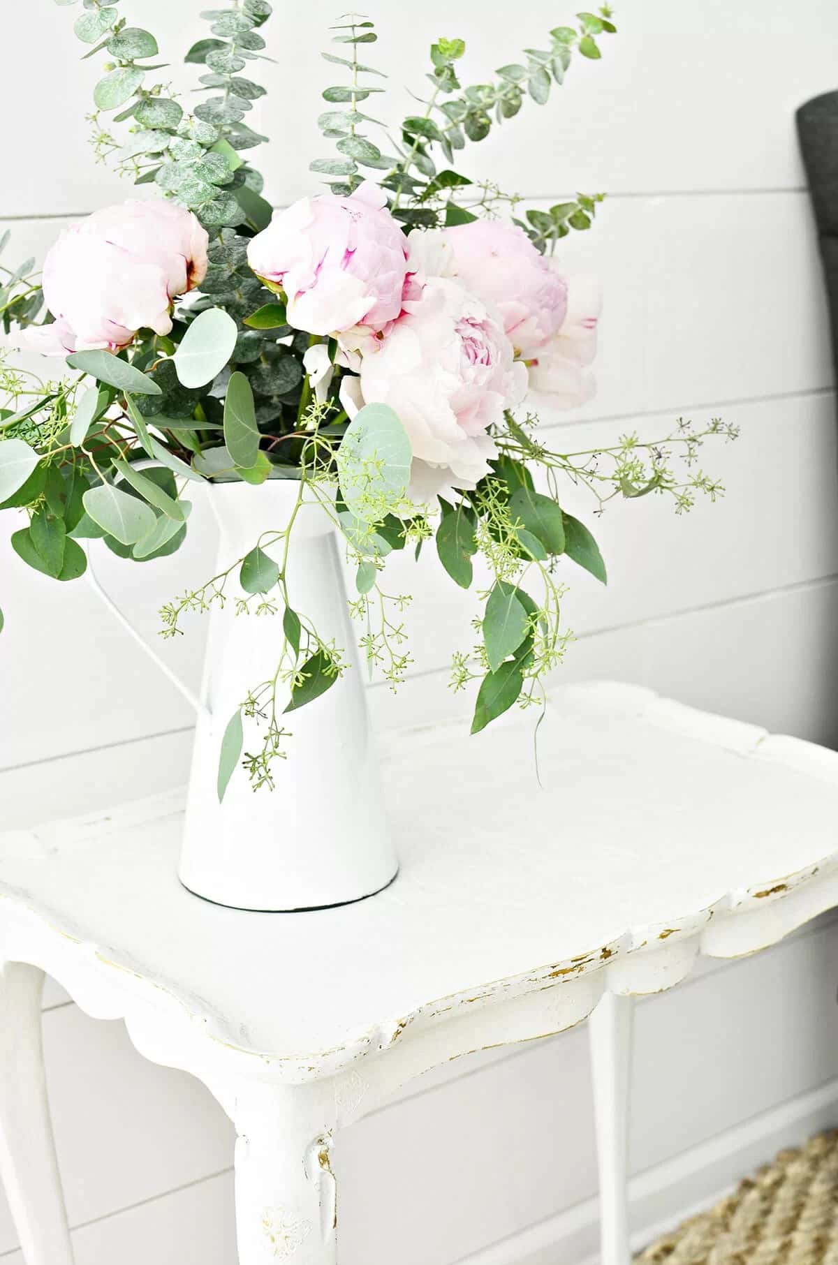 Elegant Vase with Pink Flowers