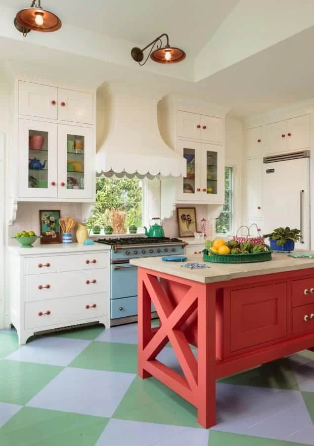 Get Cozy in Santa Monica with White Kitchen Cabinets